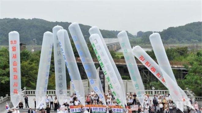 Активисти от свободната Корея пускат антиправителствени балони над КНДР