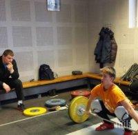 Последният ни олимпийски медалист в щангите прави бенефис