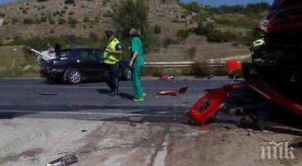 ексклузивно първо пик кръв лее пътя четирима загинаха ужасяваща катастрофа пътя варна бургас