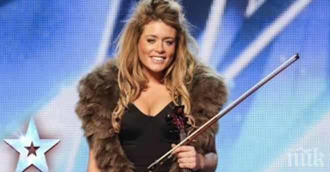 Тя е колкото красива, толкова и талантлива! Ще ти свие шапката с таланта, който притежава...