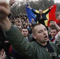  Опозицията в Молдова е вдигнала палатков лагер пред парламента