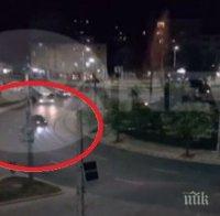 Джигит пили гуми на кръговото около Руски паметник (видео)
