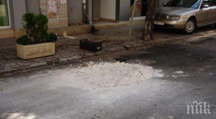 запълниха пропадналата улица варна погълна камион снимки