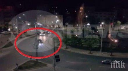 джигит пили гуми кръговото около руски паметник видео