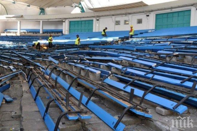 Модерни седалки ще сменят неудобните пейки в Летния театър в Бургас (снимки)
