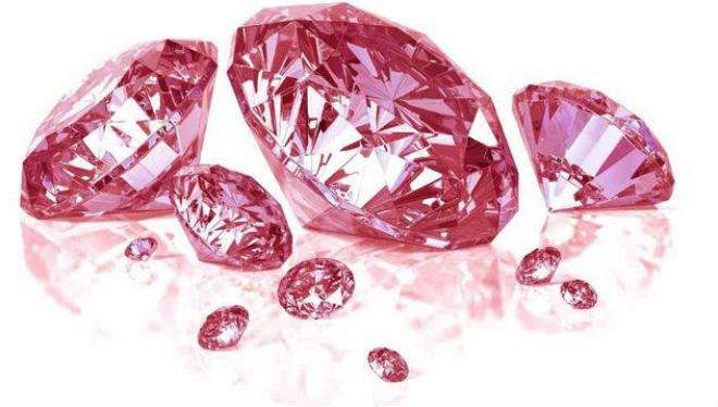 Продават рядък розов диамант за 28 милиона долара