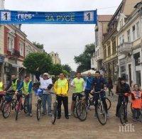 Младежкото ГЕРБ се включи във велопоход под надслов „Видимите резултати за Русе“ (снимки)
