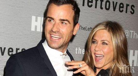 дженифър анистън очаква близнаци