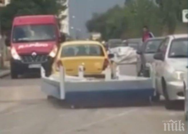 Шофьор подкара ремарке без гуми! Надра шосе в София 
