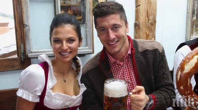 Заслужена награда! Пуснаха головата машина Роберт Левандовски да пие бира на Октоберфест