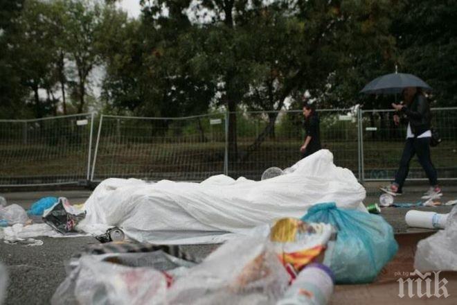 САМО в ПИК! Купища боклуци затрупаха Борисовата градина след концерта на Слави! Общината не е длъжна да чисти на Дългия, който прибра милиони! (снимки) 