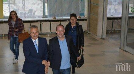 първо пик копелето радан катастрофира монтана роми роднини общински служители карани строй кампанията златко живков