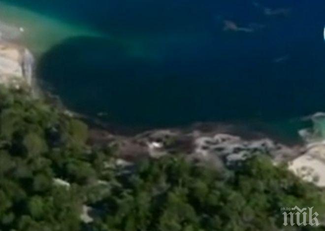 Огромна дупка зейна на плаж в Австралия
