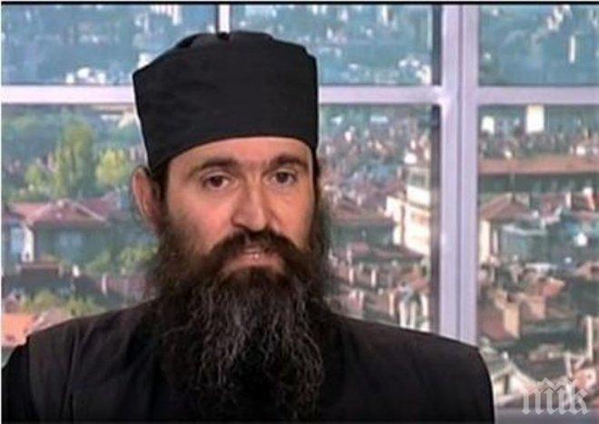 Отец: Трябва да помогнем на бежанците, но не и да си дадем родината
