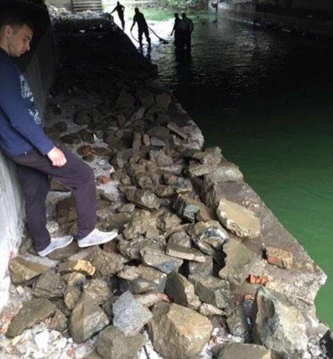 Чистят ударно реки и дерета в Бургас заради очаквания потоп
