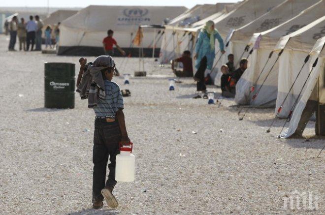 Турция изгражда огромни лагери за бежанци в Сирия, ако ЕС ги финансира