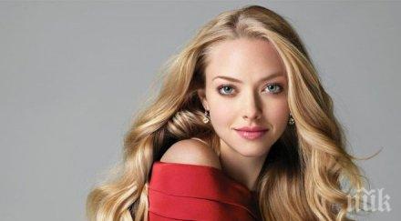 аманда сийфрид раздели приятеля