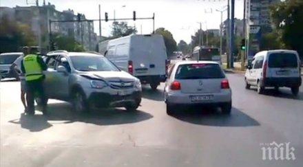 две коли чукнаха кръстовище сливен