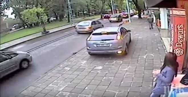 Шофьор блъсна дете и офейка
