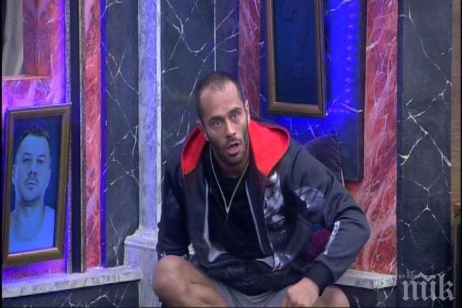 Влюбен и загубен! Деян Топалски съкрушен от раздялата с Преслава!