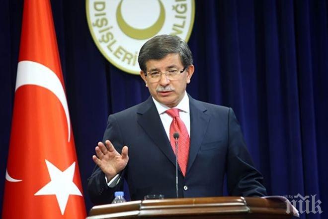 Турският премиер: Русия се опитва да укрепи позициите на Асад