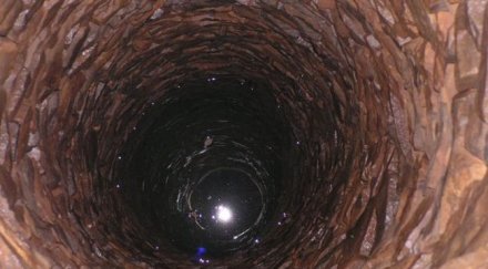 пияна жена цопна метров кладенец оцеля