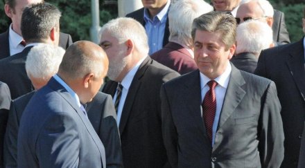 първанов зове спираме македония