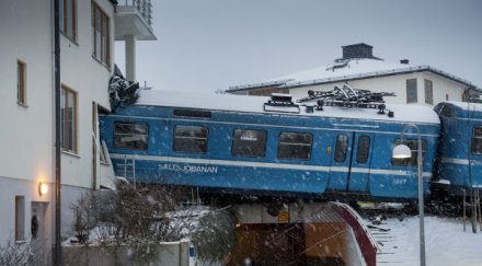 девойката швеция подкарала влака докато чистела