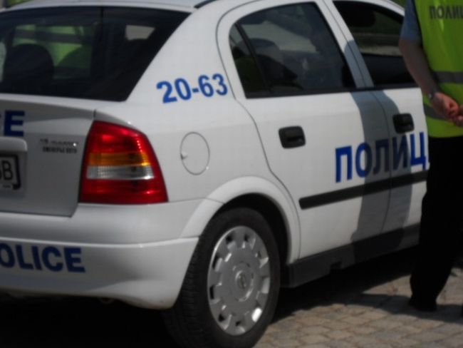 Двама въоръжени обраха бензиностанция в Перник