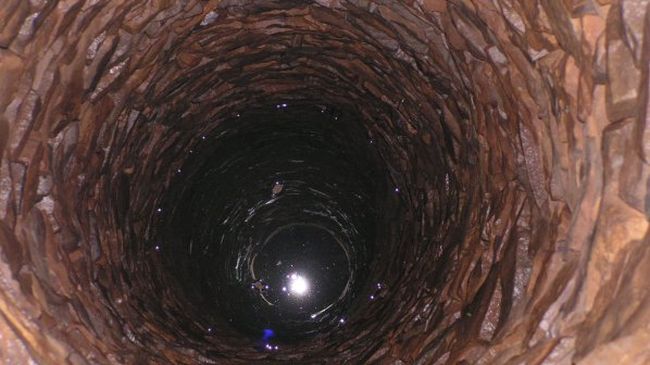 Пияна жена цопна в 7-метров кладенец и оцеля