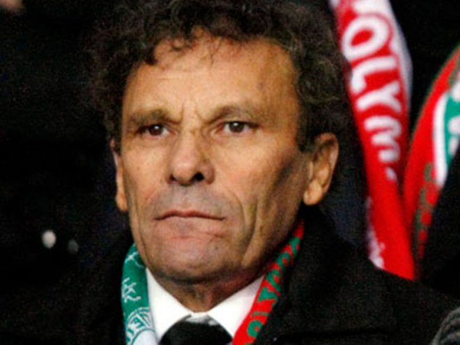 Босът на Сент Етиен ще върти педалите 500 км заради изгубен бас