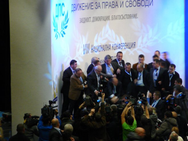 Атентат срещу Доган!