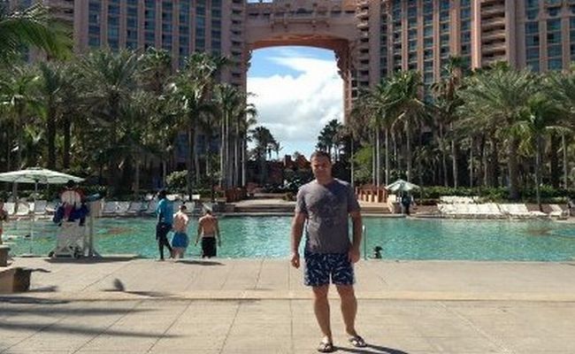 Фидосова събира тен на Бахамите (Снимки)