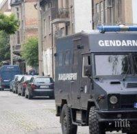 Хванаха 19 нелегални и каналджия с близо 20 000 лв