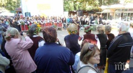 десетки русенци празника плодородието града снимка