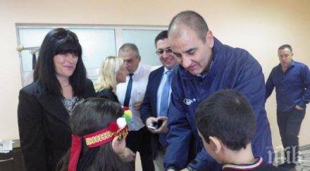 цветанов връчи членски карти летница подкрепи кандидата герб кмет таня моврадинова