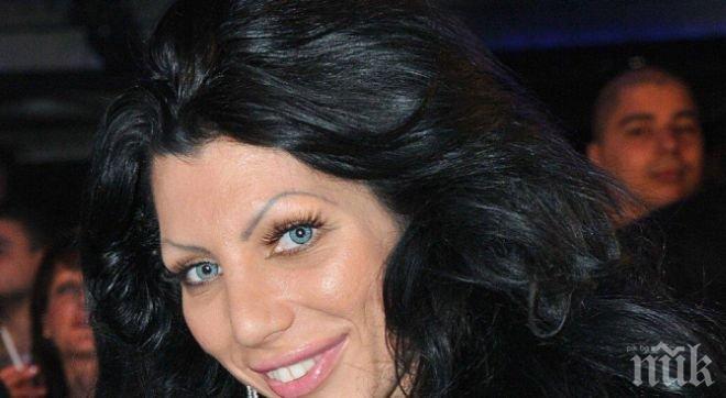 Във ВИП брадър се чудят: Травестит ли е Катрин Вачева?