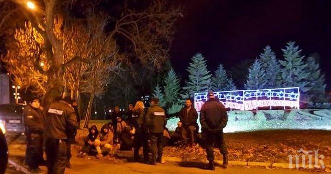 48 са настанените в бежанския център в Баня