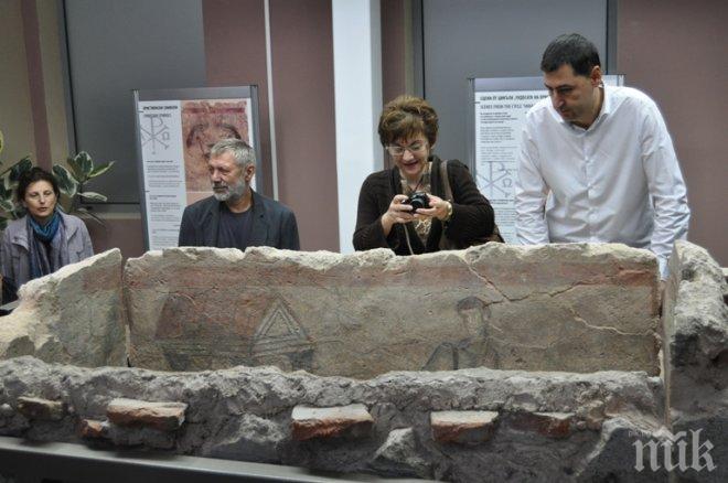 Експонираха уникална гробница в Археологическия музей в Пловдив
