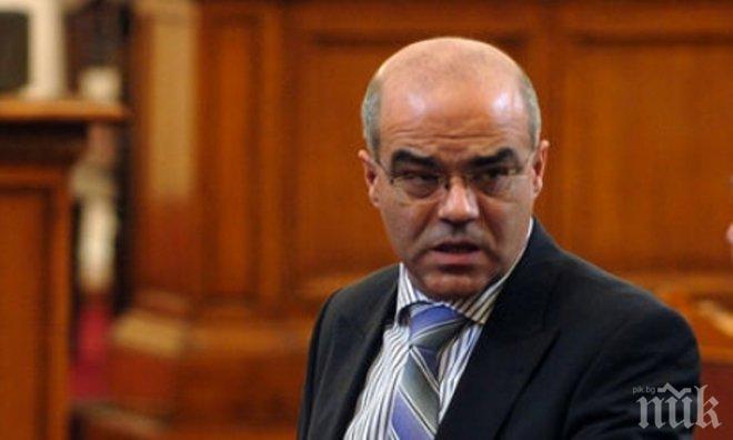 Йордан Бакалов хвърли оставка
