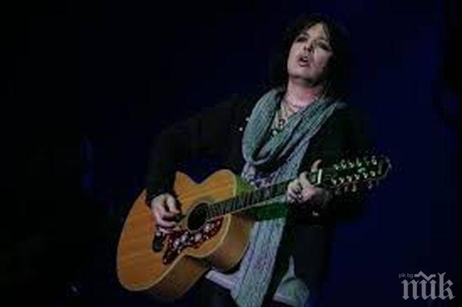 Том Кийфър на уиски в Христо Ботев