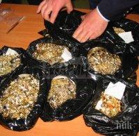 Удар на Капитан Андреево! Откриха злато за 264 бона под компресор на автобус