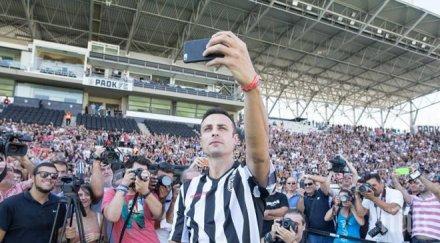 луд фен бербатов прави шоу сватба неговия екип видео