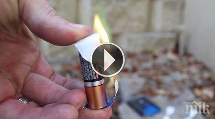 мъж показва разпалва огън батерии опаковки дъвки въпросът прави