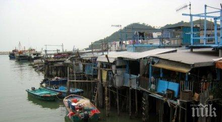 пик влекач кран потопи рибарски лодки