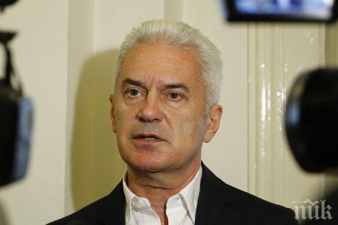 Сидеров обвини Миков, че нарочно не го е поканил, когато Лавров е бил в България