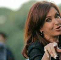 Интернет лудна по аржентинския президент Кристина Кирхнер и танците ѝ (видео)