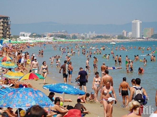 РИА Новости: 200 хил. руски туристи по-малко летуваха през тази година в България