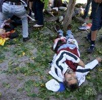 Кошмар! Появиха се кадри от мига, в който избухва първата бомба в Анкара, хората играели хоро (разтърсващо видео)