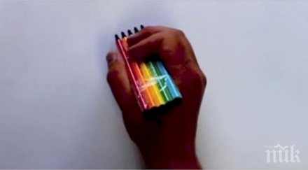 взе цветни маркера започна едновременно рисува тях резултатът беше красив